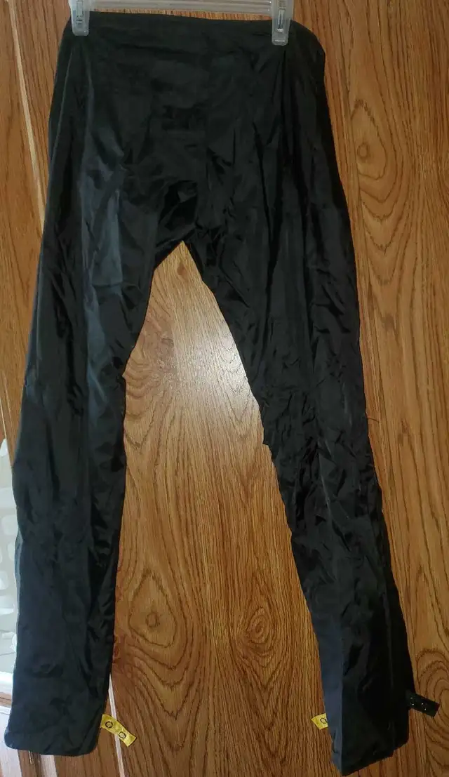 Scorpion women's bike pants. Size S in Clothing, Shoes & Accessories in Nelson - Image 4