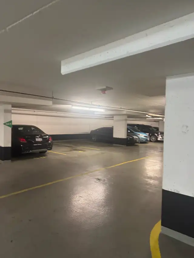 Downtown Toronto Parking | Front St W & Blue Jays Way