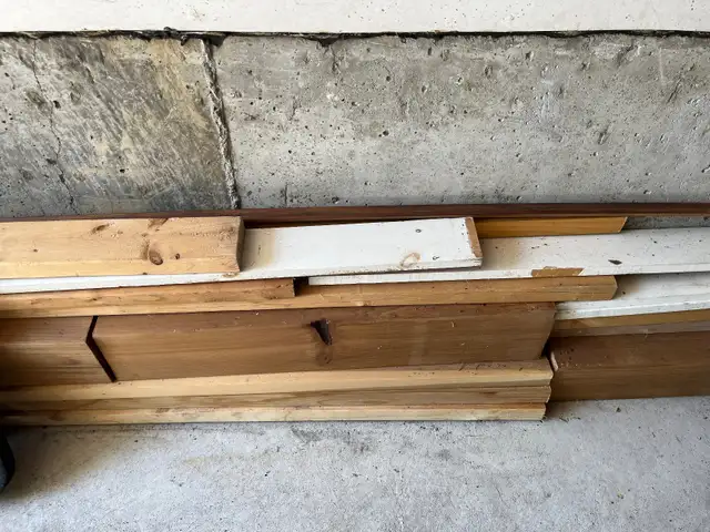 6” Cedar Post Small Sizes in Decks & Fences in Mississauga / Peel Region - Image 2