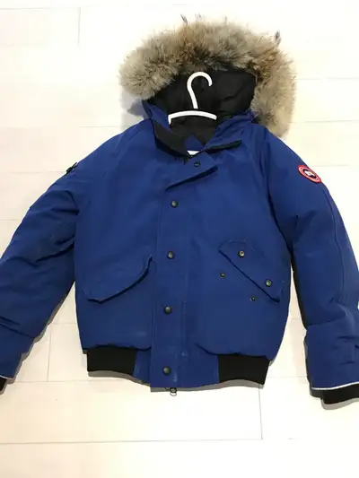 Couleur bleu pacifique / pacific blue Grandeur / Size M/M 10-12