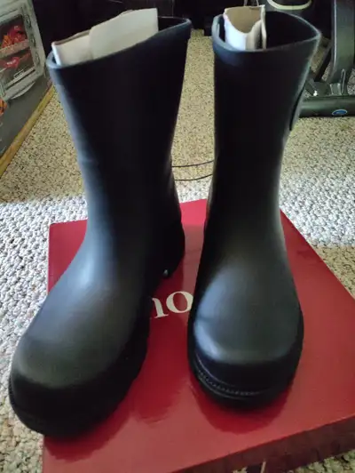 New Chooka Women's waterproof Memory Foam boots for sale., View more