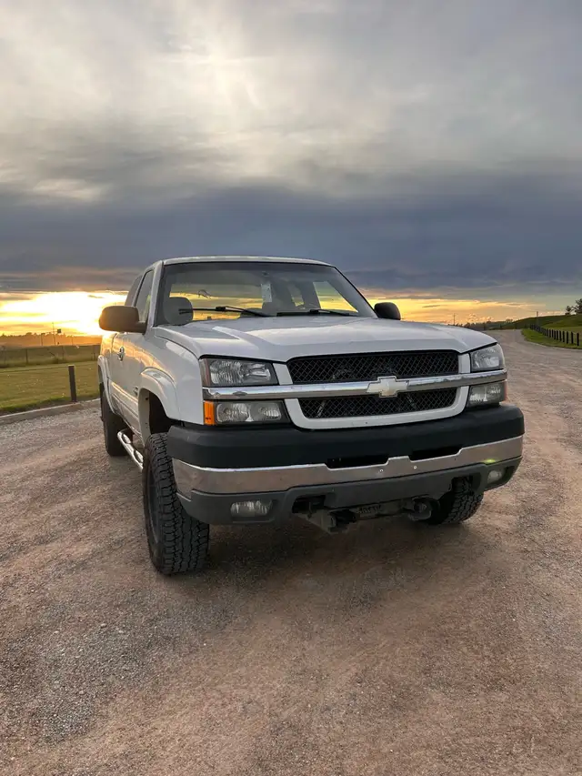 Low Km 2004 Chevy 2500HD Duramax