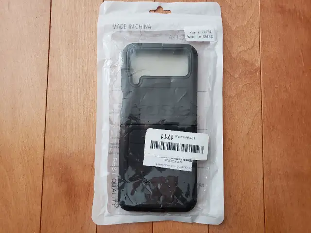 Samsung galaxy z flip4 case in Cell Phone Accessories in Calgary - Image 2