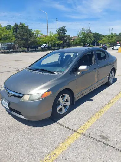 For sale Honda Civic Second owner. No warning lights on dash . Tires good brakes are fine. Need flex...