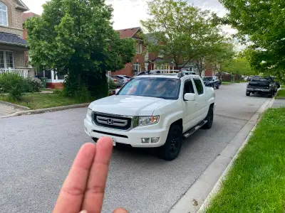 Truck is in good working condition and is currently driven daily till sold. Has leather seats. All w...