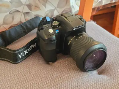 Konica Minolta Maxxum 5D DSLR Camera Kit, View more