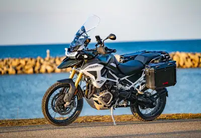 23 Tiger 1200 Rally pro with OEM hard cases, Kappa tall screen, heated grips, seat, fully loaded. Fr...