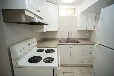 1 bedroom basement apartment Kitchen, washroom, living space and bedroom. Near Tenth line west and T...