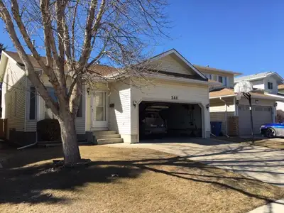 4 Bed, 3 Bath with 2ATT Garage House in Riverbend, SE Calgary