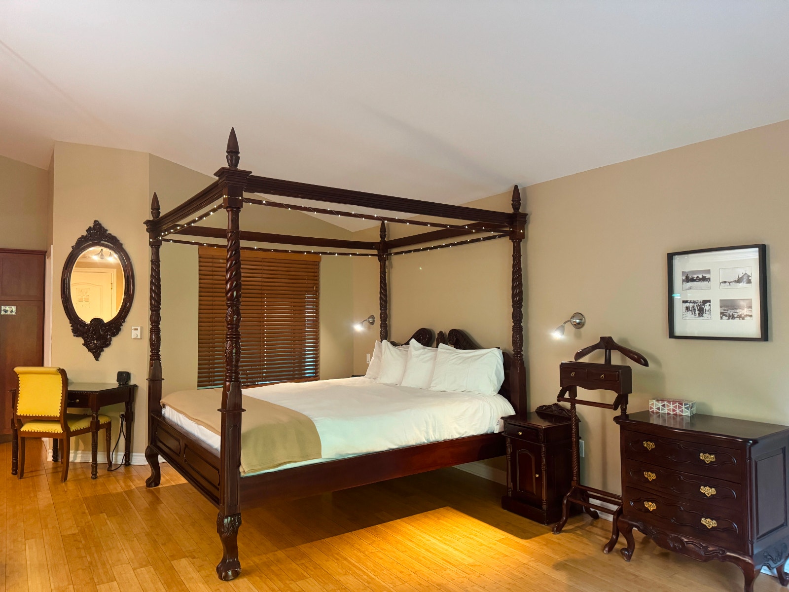 Hotel-style condo-Loft in the heart of St-Sauveur — photo 2