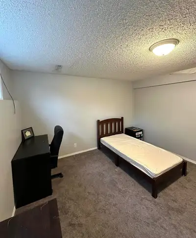 Bedroom Basement for rent in Mckenzie Towne (Male only) *READ DESCRIPTION CAREFULLY* Available ASAP...