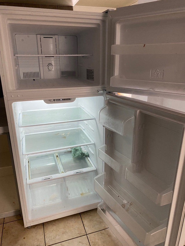 Insignia fridge and stove almost new 2021 | Refrigerators | City of Toronto  | Kijiji