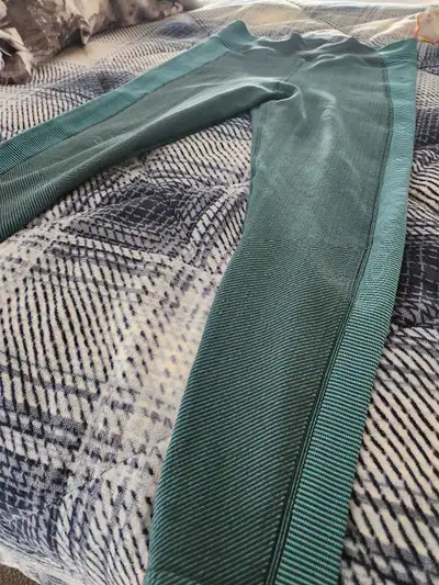 XL AERIE WELL MADE LEGGINS SIZE XL. GREAT CONDITION. MEARNS AND CONCESSION BOWMANVILLE PICK UP Warm...