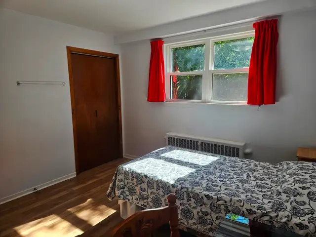 Two bedroom apartment walking distance to Queen's and SLC in Long Term Rentals in Kingston - Image 8