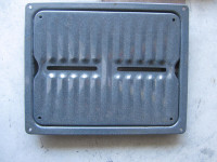 Électroménager/ Plaque de cuisson avec grille métallique