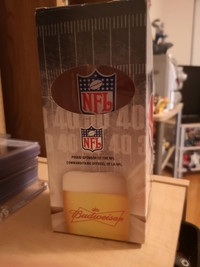 NFL Football Budweiser Beer Glass Tom Brady 