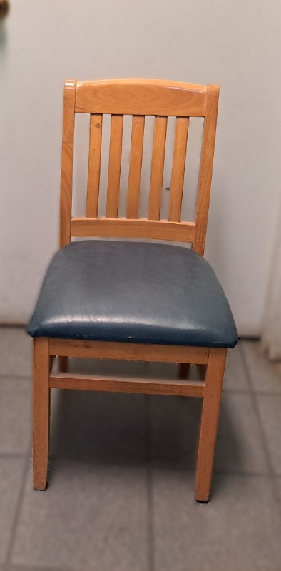 chaises de resto dans Autres équipements commerciaux et industriels  à Ville de Montréal - Image 2