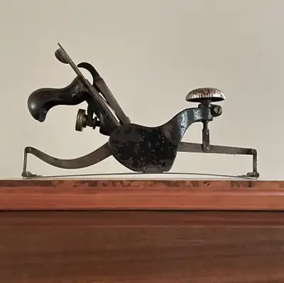 The Stanley No. 113 is a circular or compass plane, known for its ability to plane convex and concav...