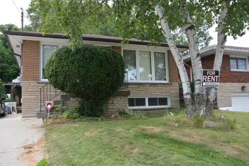 Student Rental – Individual Rooms Available 25 Ainslie Avenue, Hamilton, ON Now leasing rooms in a w...