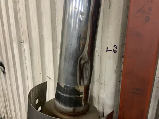 truck exhaust in Heavy Trucks in Peterborough - Image 7