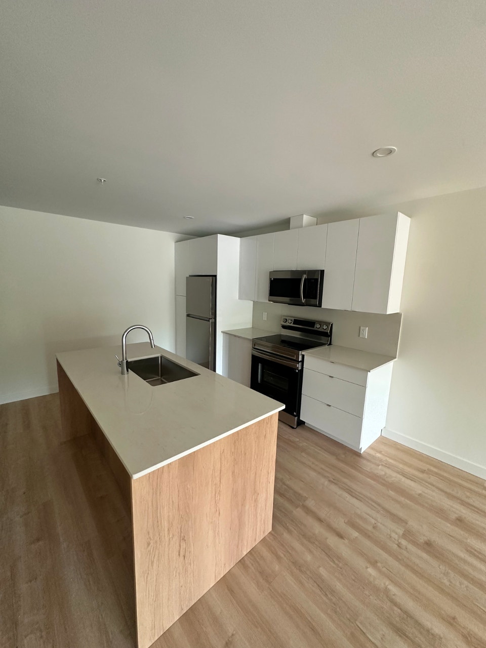NEW IN TRURO NOW RENTING 2