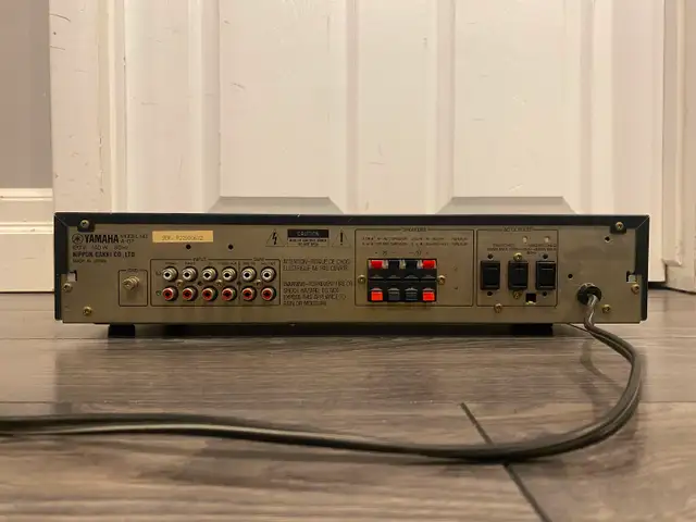 Vintage Yamaha A-07 Stereo Amplifier in Stereo Systems & Home Theatre in St. Catharines - Image 6