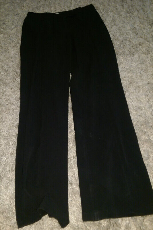 Simon Chang Black, Laura Dress Pants Size 8 Stretch in Women's - Bottoms in Calgary - Image 4