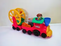 Locomotive sonore du cirque Little People et ses 5 figurines