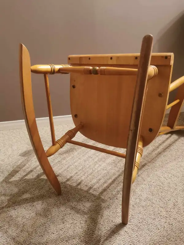Solid Wood Rocking Chair Gold Stenciling in Chairs & Recliners in Kingston - Image 6