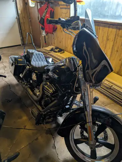 IF THE AD IS STILL UP, ITS STILL AVAILABLE. 11,000kms Original owner Bike has been babied its entire...