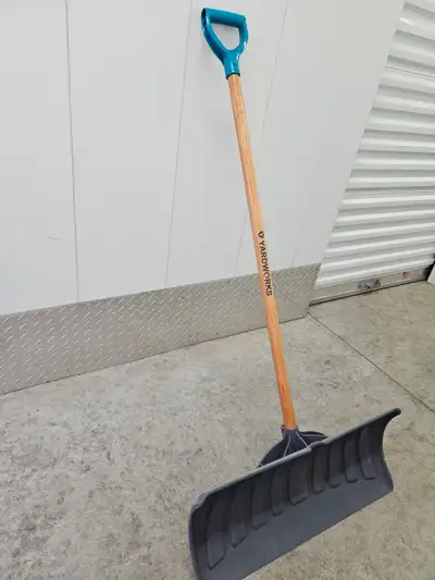 Yardworks Snow Shovel! Wooden handle! $10!!!, View more