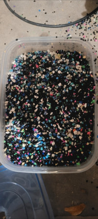 Aquarium gravel with planting nutrients