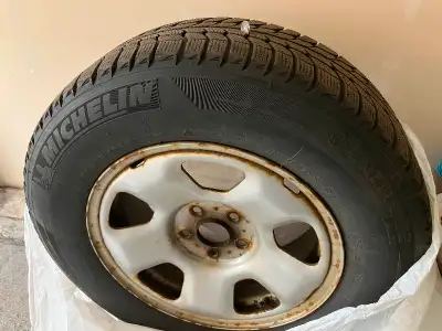 4 used Michelin Latitude X-Ice snow tires (made in Japan) on rims. P245/65/R17 from a Honda Pilot. B...