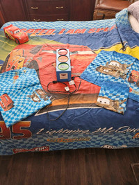 Disney Cars 2 - Sheet Set/Draps Lit Double Comforter / Douillete