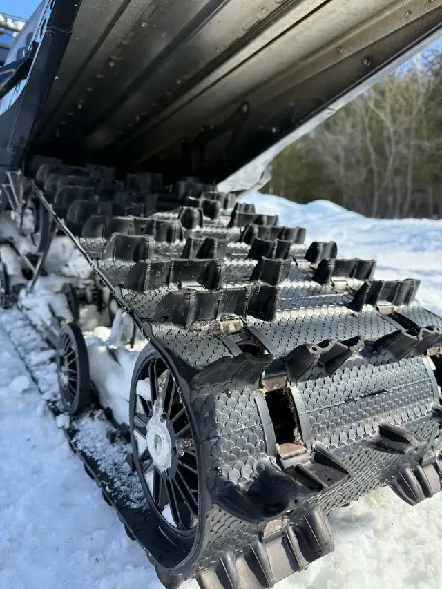 2023 Polaris Switchback Assault 850 in Snowmobiles in Ottawa - Image 6