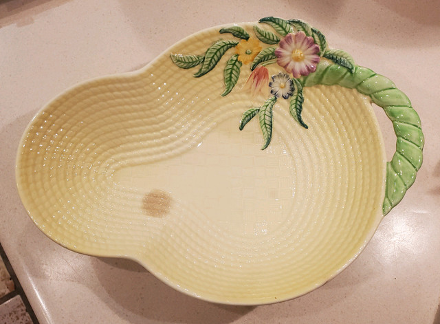 Vintage Carelton Ware Primula Bowl W/ Handled Floral Rope & Bask in Other in City of Toronto