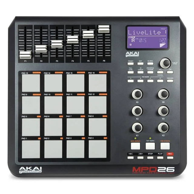 Akai Professional MPD26 USB/Midi Pad Controller dans Équipement pour DJ et sonorisation  à Laval/Rive Nord