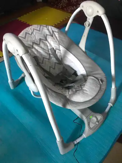 Ingenuity Balançoire électrique (Swing) et siège bébé 2-en-1, View more