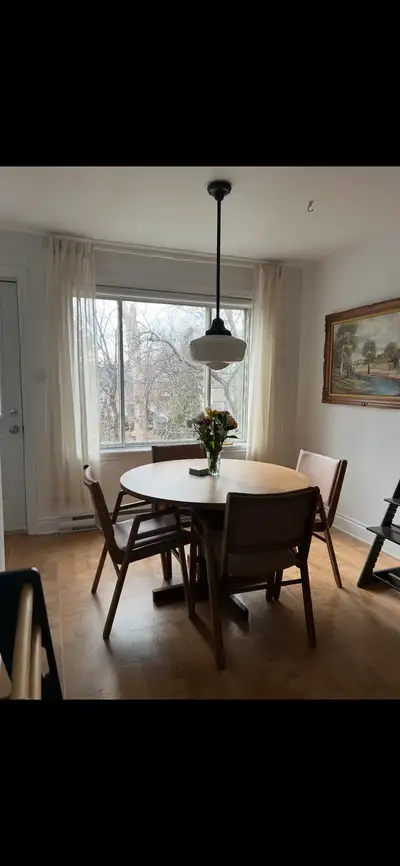 5 1/2 FOR RENT APARTEMENT Longueuil DISPONIBLE LE lier Octobre (possibilité location 9 mois) Haut du...