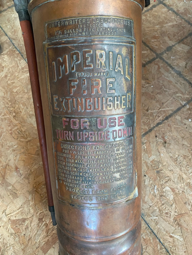 ANTIQUE COPPER FIRE EXTINGUISHER  in Arts & Collectibles in Leamington