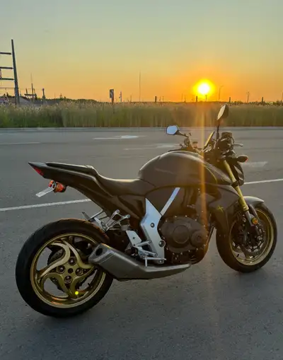 This Honda CB1000R comes with advanced technology, ABS, amazing throttle system, GPS and selectable...