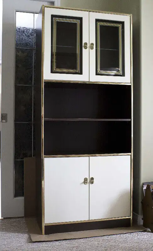 Wall Cabinet in Hutches & Display Cabinets in Edmonton - Image 2