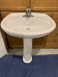 Pedestal Sink with faucet 