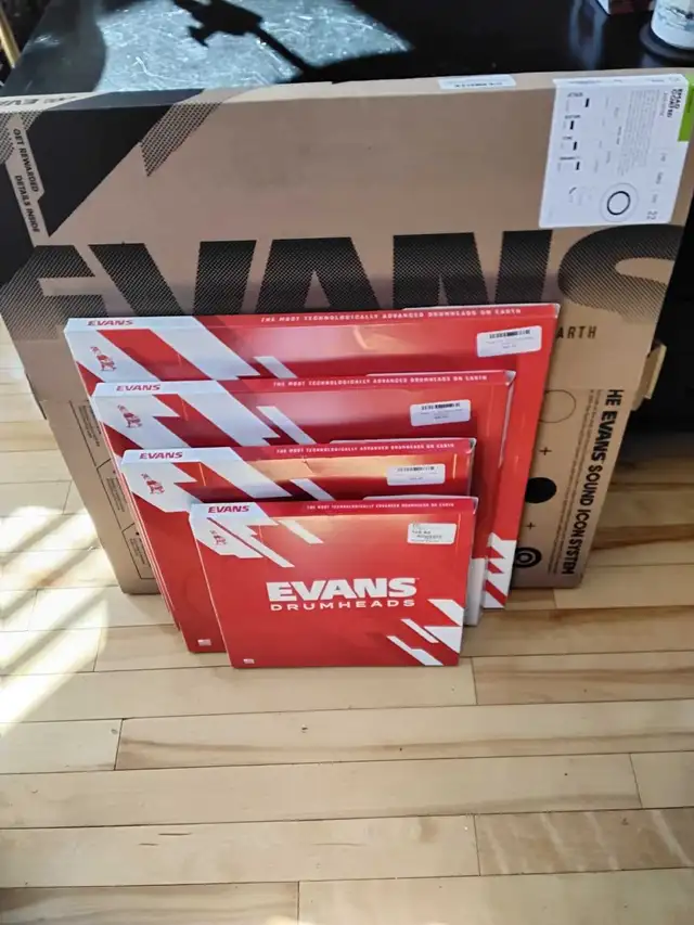 Evans Drumheads 10" 12"13"14"16'22"×2 in Drums & Percussion in Gatineau - Image 2
