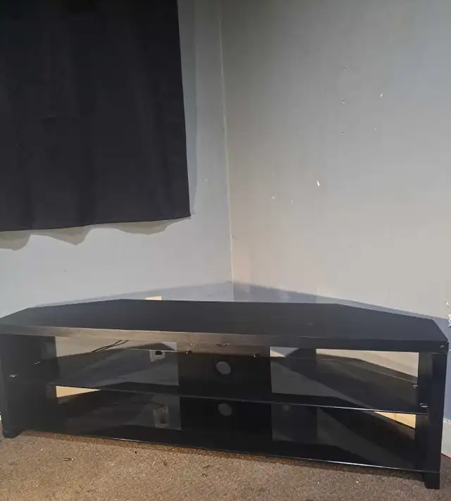 Corner TV Stand in TV Tables & Entertainment Units in Mission - Image 2