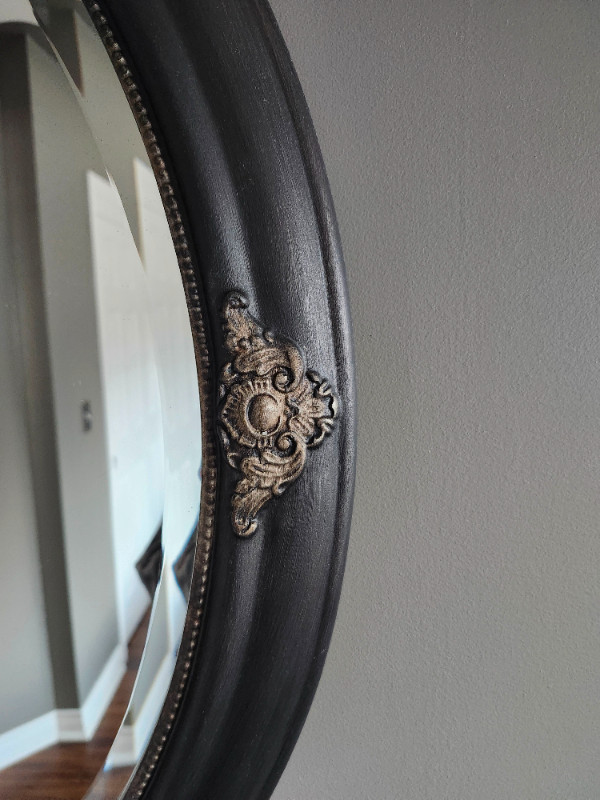 Antique Mirror in Home Décor & Accents in St. Catharines - Image 3