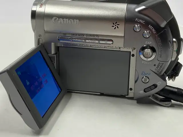 CANON DC10 Mini DVD Video Camcorder 10x Optical Zoom - Works in Cameras & Camcorders in Edmonton - Image 10