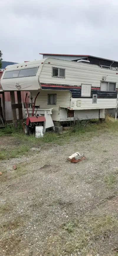 TRUCK CAMPER, 1970'S, NEEDS WORK, 9 FOOT, 3-WAY FRIDGE, 3-BURNER STOVE OVEN, FURNACE, ELECTRIC WATER...