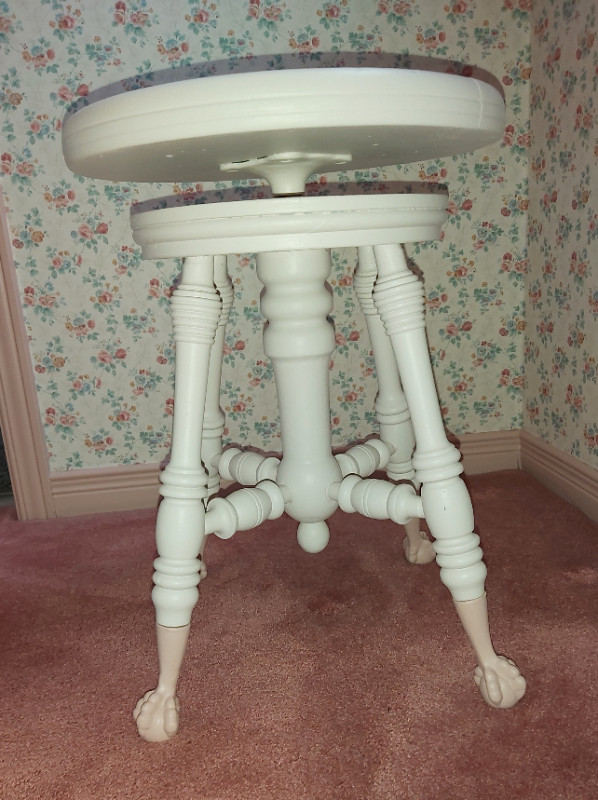 Antique Piano Stool - Adjustable Height in Pianos & Keyboards in Kingston