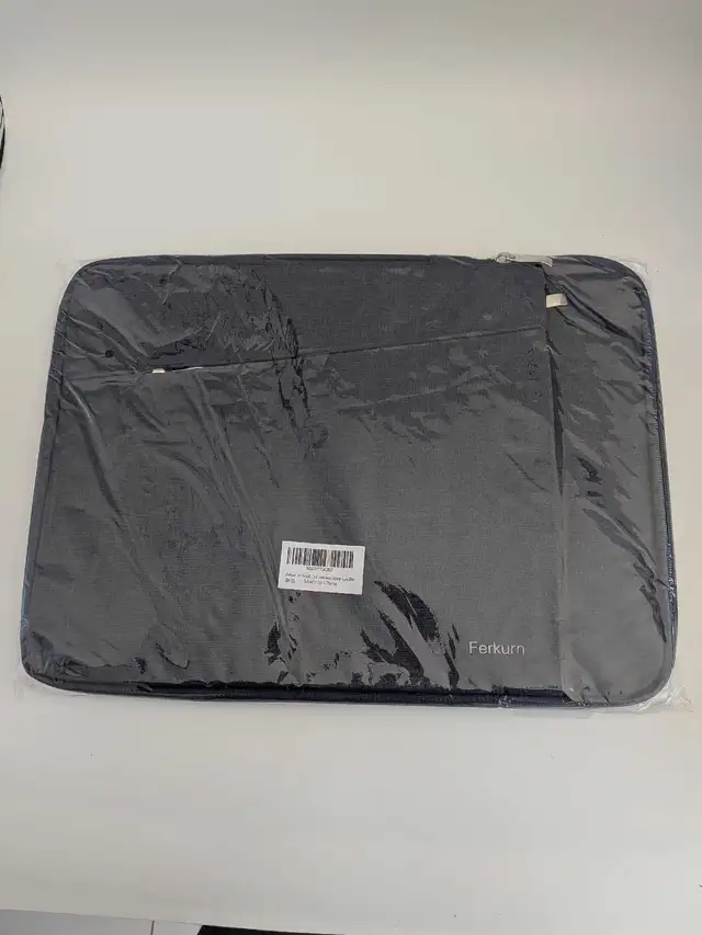 Ferkurn Laptop Case 15.6 inch in Laptop Accessories in Markham / York Region - Image 7